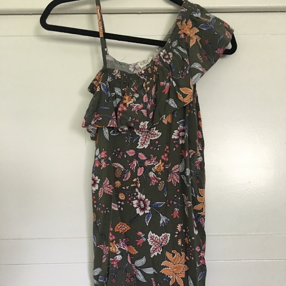 Floral mini dress ruffle shoulder